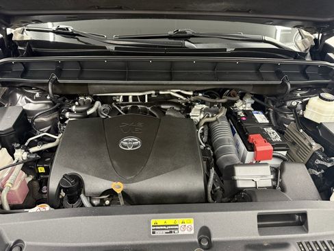 Used 2021 Toyota Highlander XLE image 37