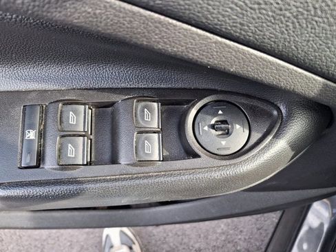 Used 2018 Ford Escape SE image 16