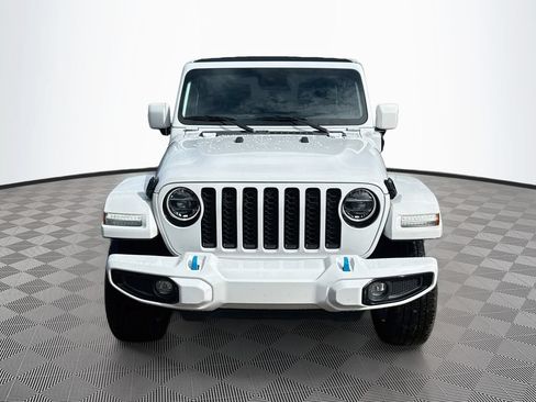 Used 2022 Jeep Wrangler Unlimited Sahara AWD/4WD image 2