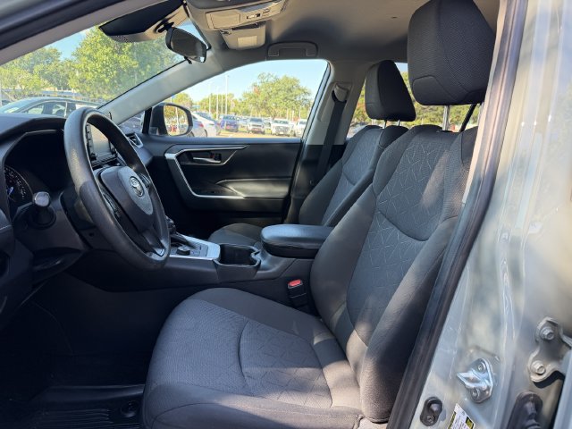 Used 2022 Toyota RAV4 XLE AWD/4WD image 23