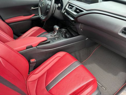 Used 2019 Lexus UX 200 F Sport w/ F Sport Premium Package FWD image 17