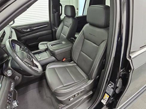 Used 2023 GMC Yukon XL Denali AWD/4WD image 31