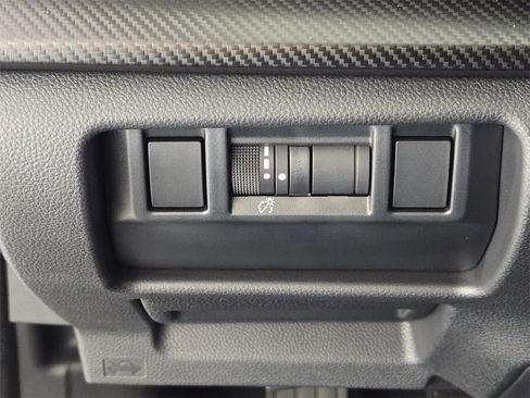 Used 2025 Subaru Crosstrek 2.0i Premium image 27