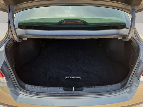 Used 2024 Hyundai Elantra SEL image 12