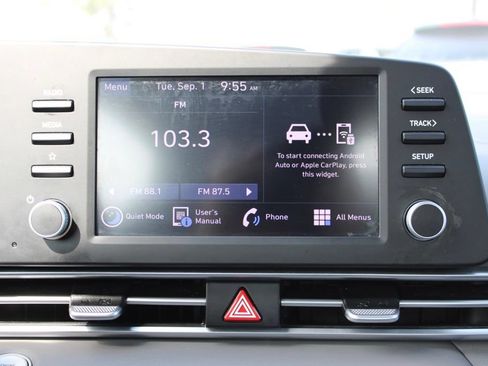 Used 2025 Hyundai Elantra Sport FWD image 28