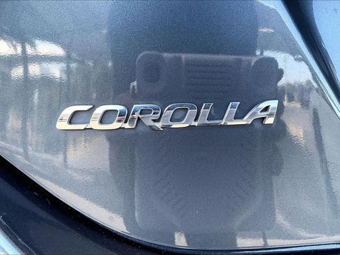 Used 2016 Toyota Corolla LE FWD image 10