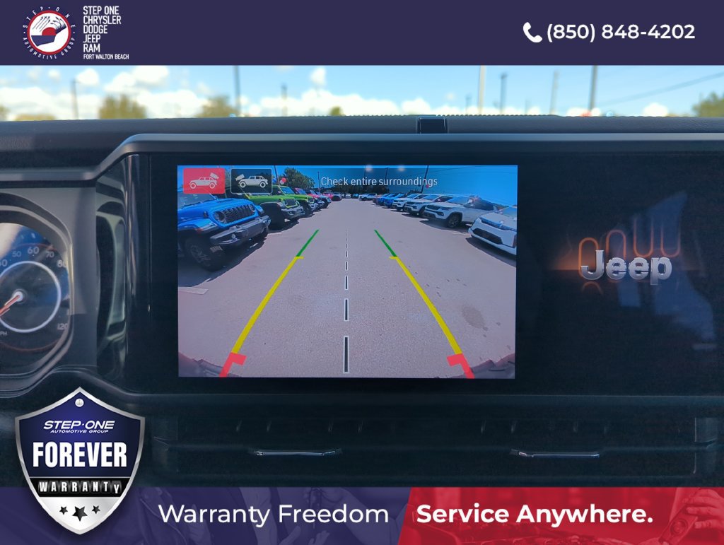 Used 2025 Jeep Wrangler Unlimited Rubicon AWD/4WD image 25