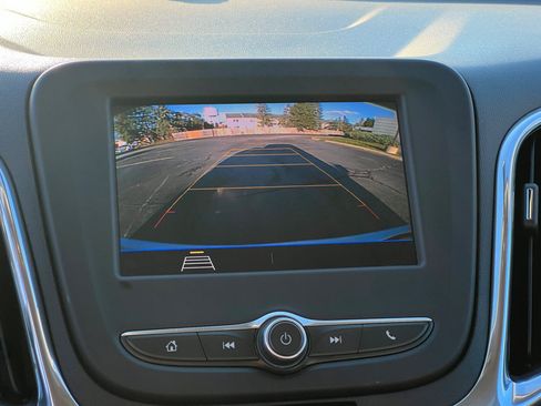 Used 2020 Chevrolet Equinox LT w/ Driver Convenience Package image 24