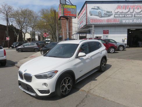 Used 2018 BMW X1 xDrive28i image 2