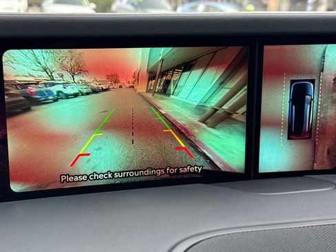 Used 2025 Lincoln Nautilus Premier w/ Jet Appearance Package image 19