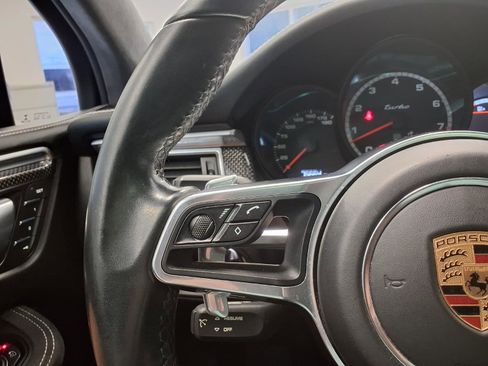 Used 2018 Porsche Macan Turbo AWD/4WD image 28