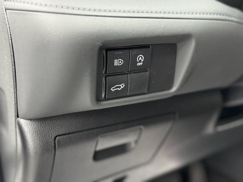 Used 2024 Toyota Highlander LE image 16