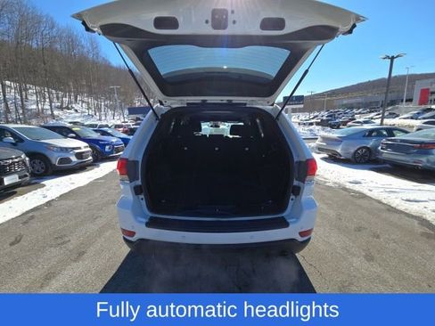 Used 2019 Jeep Grand Cherokee Laredo image 15