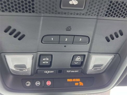 Certified 2025 Cadillac XT6 Premium Luxury image 36