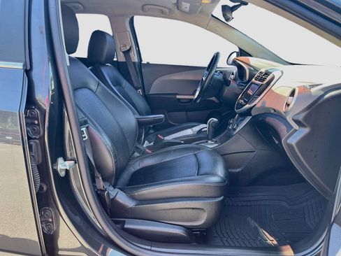 Used 2020 Chevrolet Sonic Premier FWD image 25