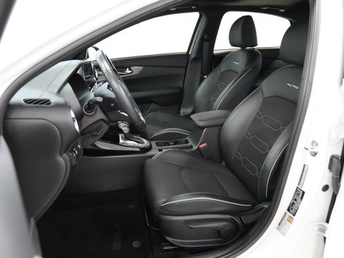 Used 2022 Kia Forte GT-Line w/ GT-Line Premium Package FWD image 4