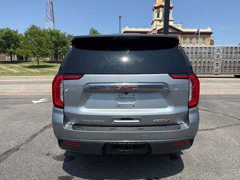 Used 2024 GMC Yukon AT4 w/ Technology Package AWD/4WD image 4