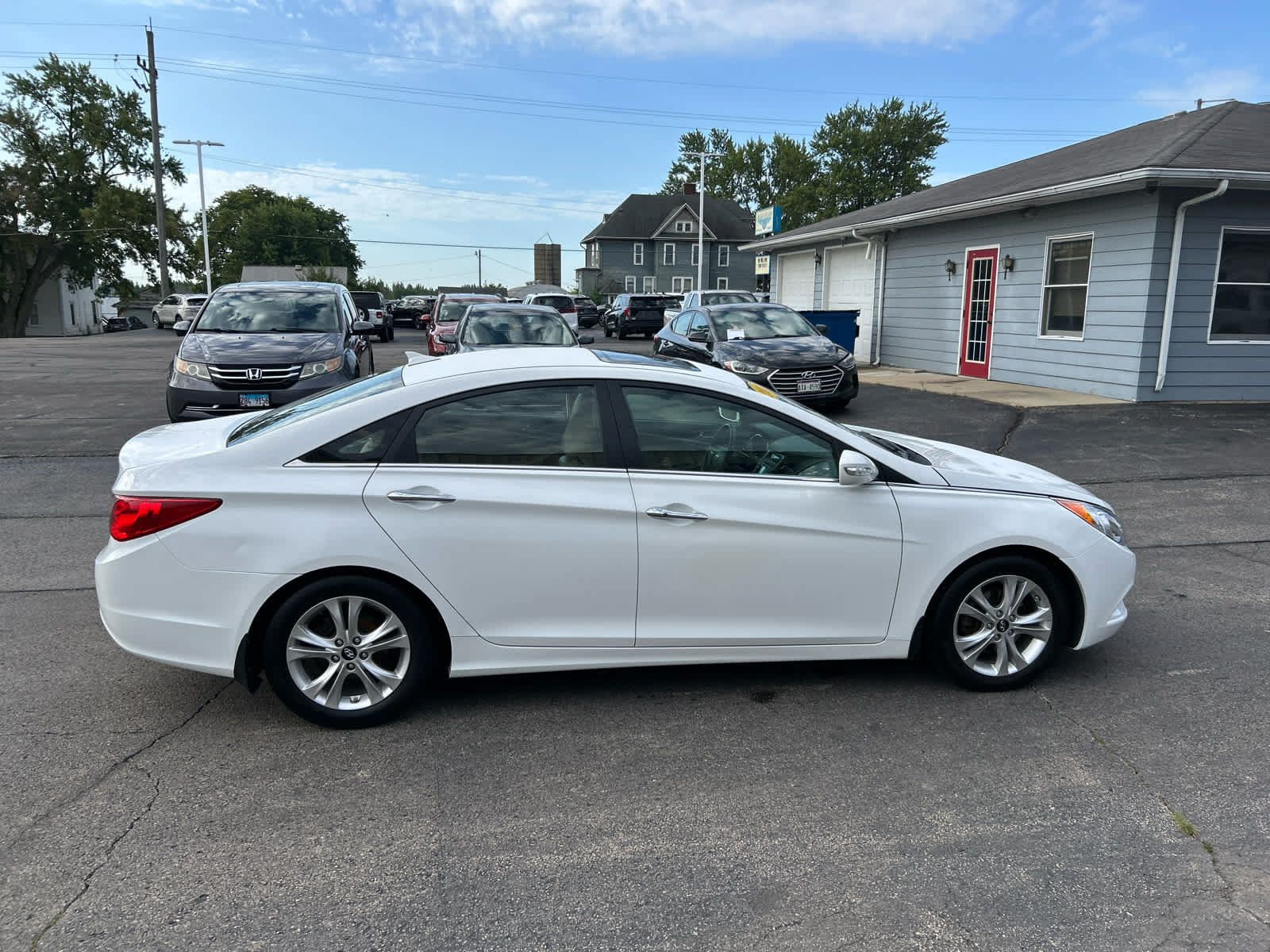 Used 2013 Hyundai Sonata Limited FWD image 2