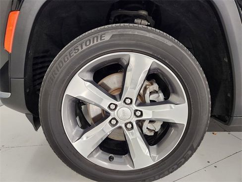 Used 2022 Jeep Grand Cherokee L Limited image 8