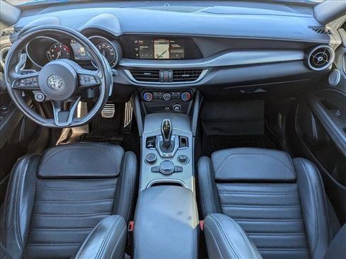 Used 2022 Alfa Romeo Stelvio Veloce image 17