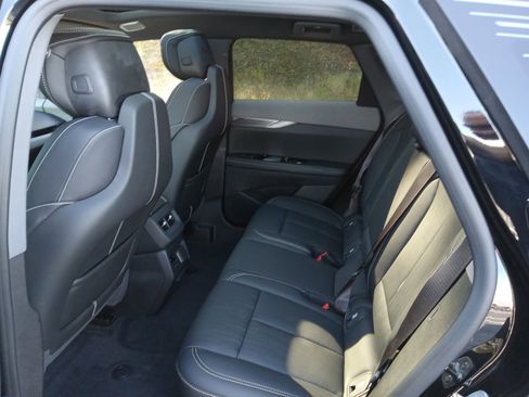 Used 2025 Cadillac Optiq Luxury 2 w/ LPO, Floor Liner Package image 25