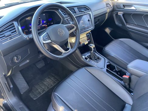 Used 2024 Volkswagen Tiguan SE image 17