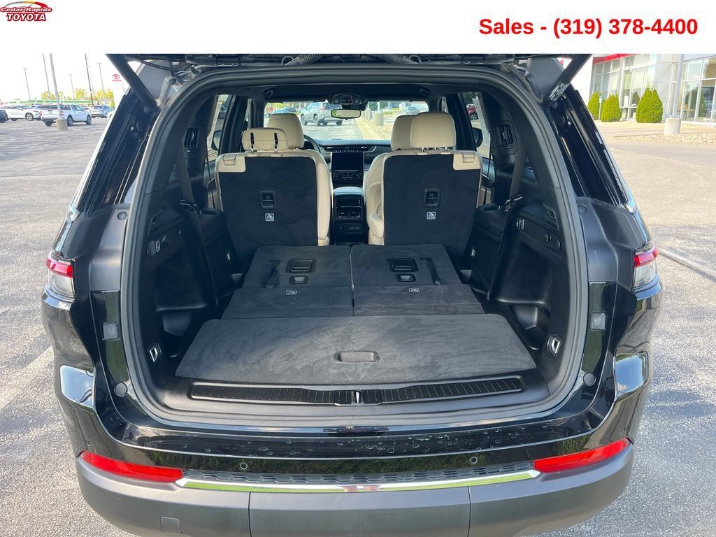 Used 2024 Jeep Grand Cherokee L Limited AWD/4WD image 18