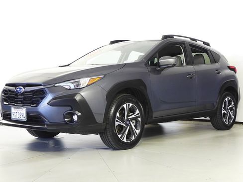 Used 2024 Subaru Crosstrek 2.0i Premium w/ Crosstrek Mirror Package AWD/4WD image 2