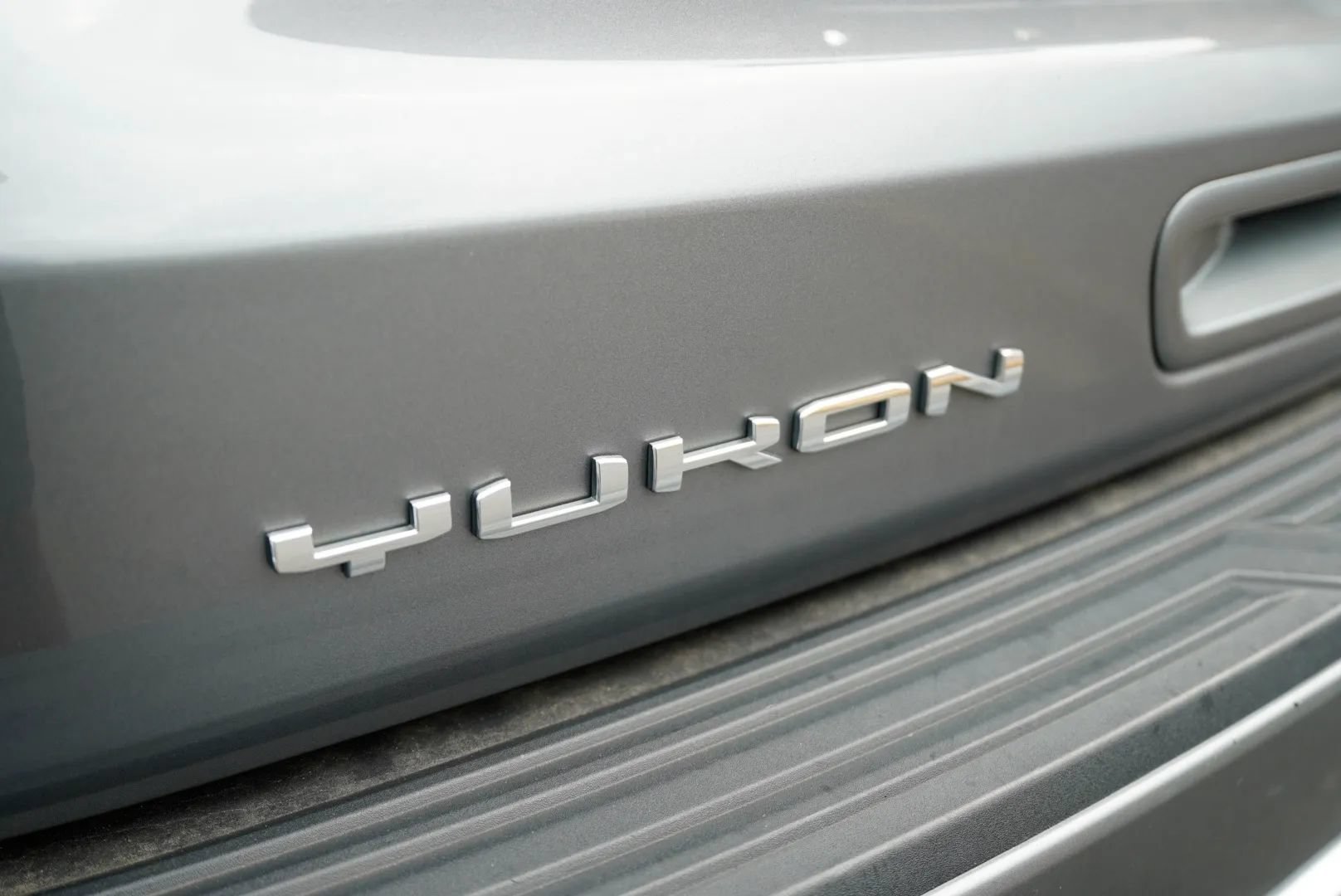 Used 2021 GMC Yukon XL SLT w/ Rear Media and Nav Package AWD/4WD image 14