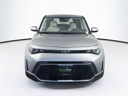 Used 2025 Kia Soul LX w/ LX Technology Package FWD image 2