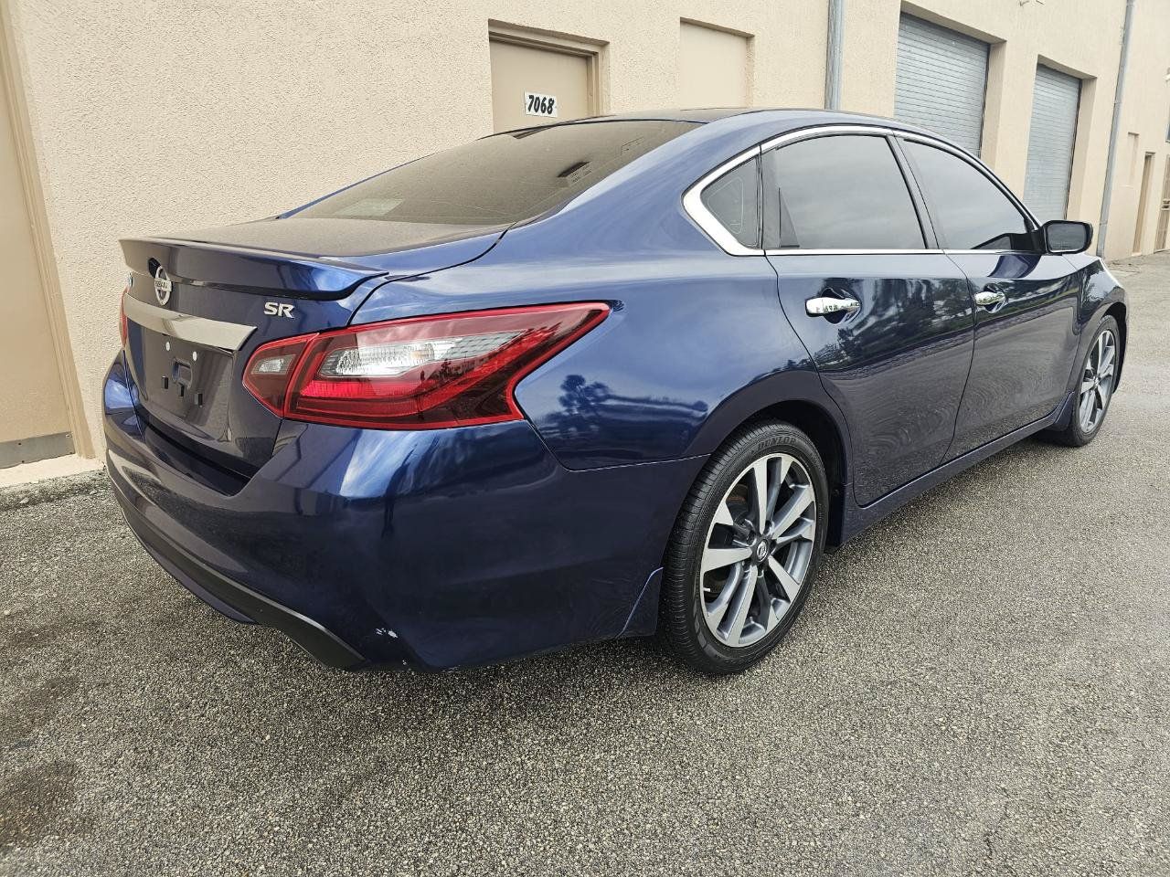 Used 2017 Nissan Altima 2.5 SR FWD image 6