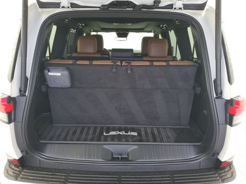 Used 2024 Lexus GX 550 w/ Accessory Package (Z1) AWD/4WD image 9