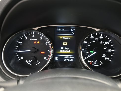 Used 2016 Nissan Rogue SV w/ SV Premium Package AWD/4WD image 15