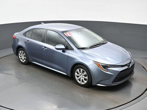 Used 2024 Toyota Corolla LE FWD image 31