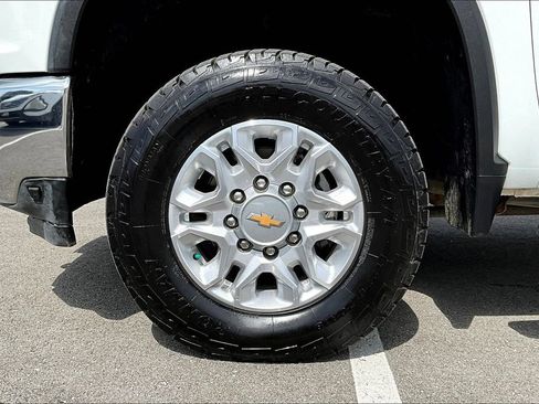 Used 2022 Chevrolet Silverado 2500 LT w/ Convenience Package AWD/4WD image 8