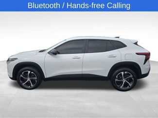 Used 2024 Chevrolet Trax RS w/ Driver Confidence Package FWD video 2