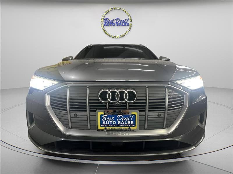 Used 2019 Audi e-tron Prestige w/ Prestige Package AWD/4WD image 8