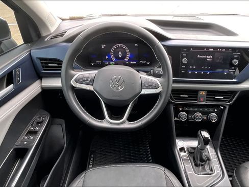 Used 2024 Volkswagen Taos SE FWD image 14