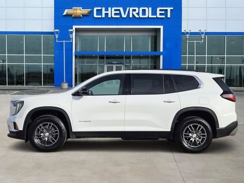 Used 2025 GMC Acadia Elevation image 3