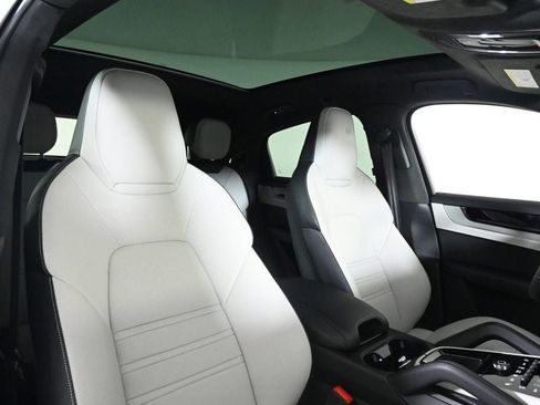 Certified 2025 Porsche Cayenne S image 18