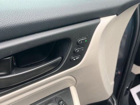 Used 2025 Honda Odyssey EX-L image 12