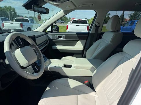 Used 2025 Hyundai Santa Fe SEL AWD/4WD image 5