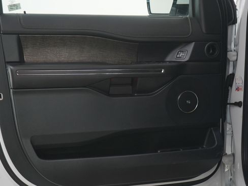 Used 2019 Ford Expedition Max Limited image 21