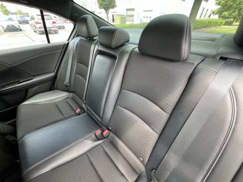 Used 2017 Honda Accord Sport image 33
