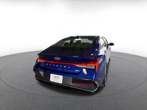 Used 2025 Hyundai Elantra Limited image 13