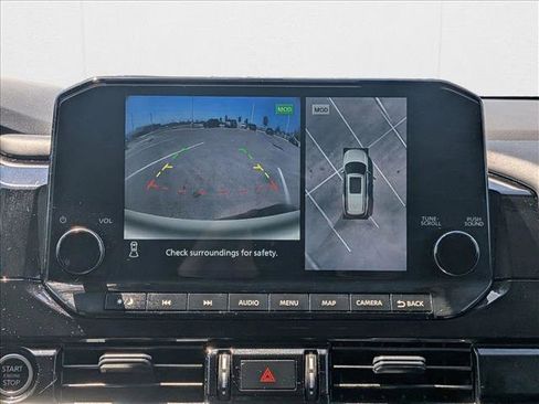 Used 2024 Nissan Pathfinder SL image 13