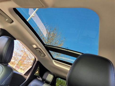 Used 2023 Ford Escape Platinum w/ Premium Technology Package image 9