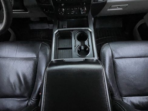 Used 2020 Ford F350 XLT w/ XLT Premium Package image 18