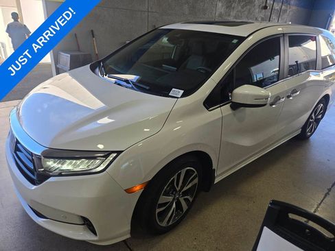 Certified 2024 Honda Odyssey Touring image 1