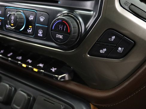 Used 2018 Chevrolet Silverado 1500 High Country image 28